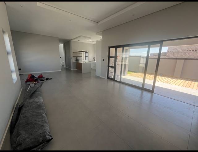 3 BEDROOM HOUSE FOR SALE IN SANDOWN